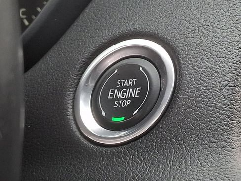 Used 2019 Cadillac XT4 Luxury AWD/4WD image 26