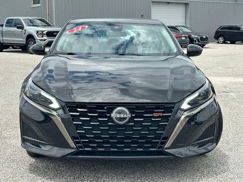 Used 2024 Nissan Altima 2.5 SR FWD image 2