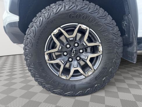 Used 2024 Chevrolet Colorado ZR2 w/ ZR2 Convenience Package III AWD/4WD image 20