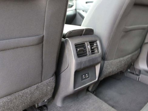 Used 2022 Nissan Rogue SV AWD/4WD image 23