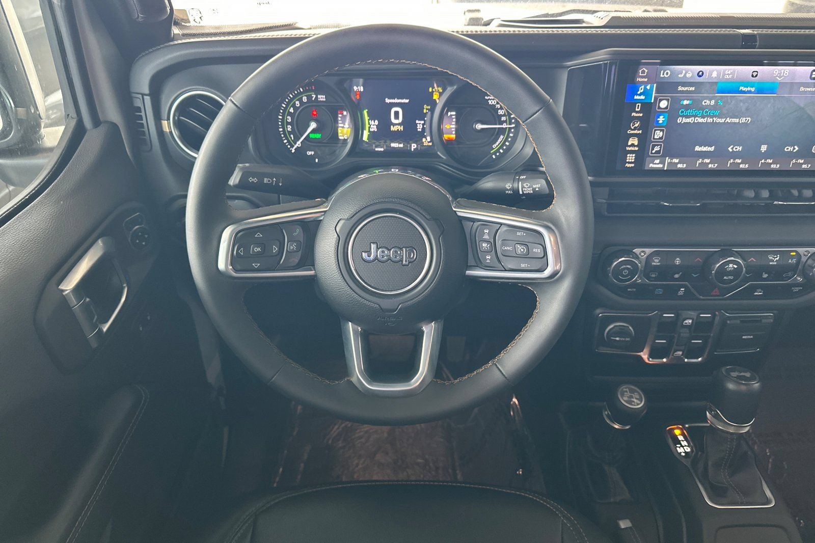 Used 2024 Jeep Wrangler Unlimited Sahara AWD/4WD image 13