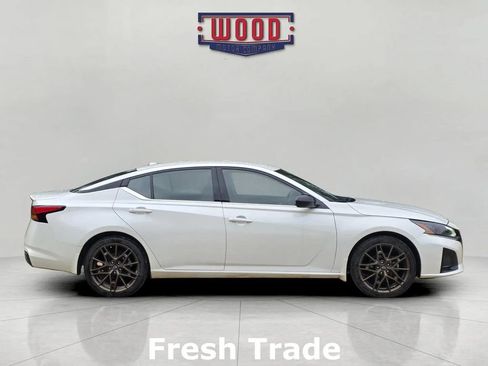 Used 2025 Nissan Altima 2.5 SR FWD image 6
