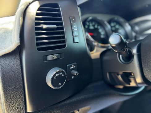 Used 2013 Chevrolet Silverado 2500 LT w/ Interior Plus Package image 14