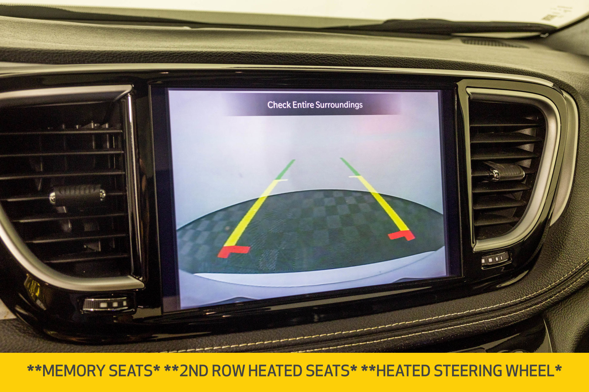 Used 2025 Chrysler Pacifica Limited FWD image 10
