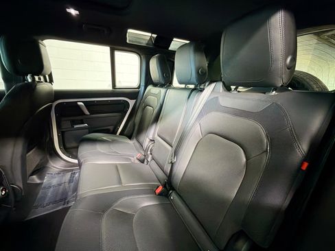 Used 2023 Land Rover Defender 110 X-Dynamic SE image 20