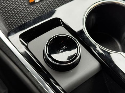 Used 2025 Chevrolet Equinox ACTIV image 16