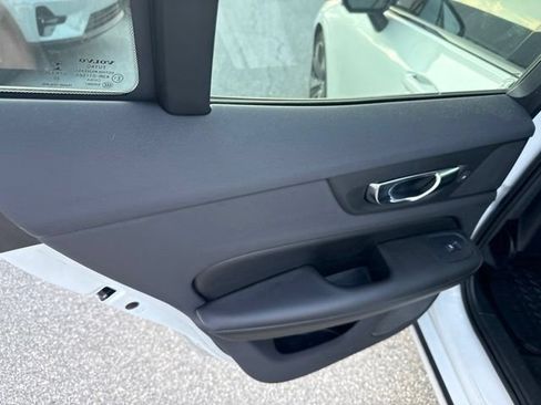 Certified 2022 Volvo S60 B5 Momentum w/ Premium Package AWD/4WD image 14