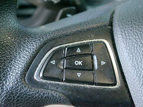 Used 2017 Ford Escape SE w/ Equipment Group 201A image 15