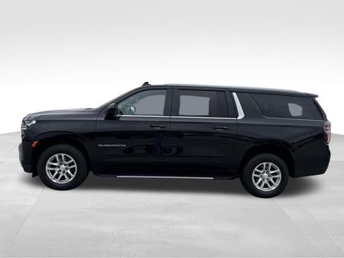 Used 2023 Chevrolet Suburban LT AWD/4WD image 2