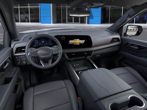 New 2026 Chevrolet Suburban LT w/ Comfort Package AWD/4WD image 16