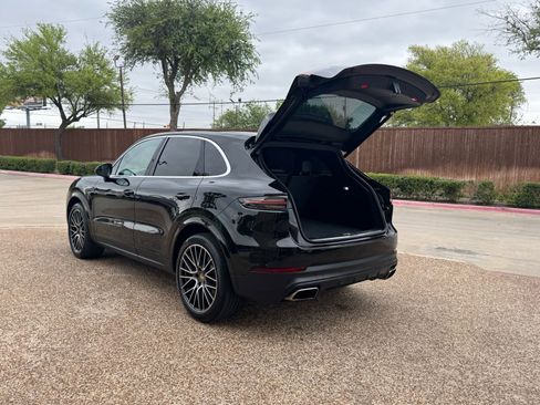 Used 2020 Porsche Cayenne image 14