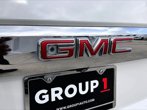 Used 2021 GMC Yukon XL SLT w/ SLT Premium Package image 31