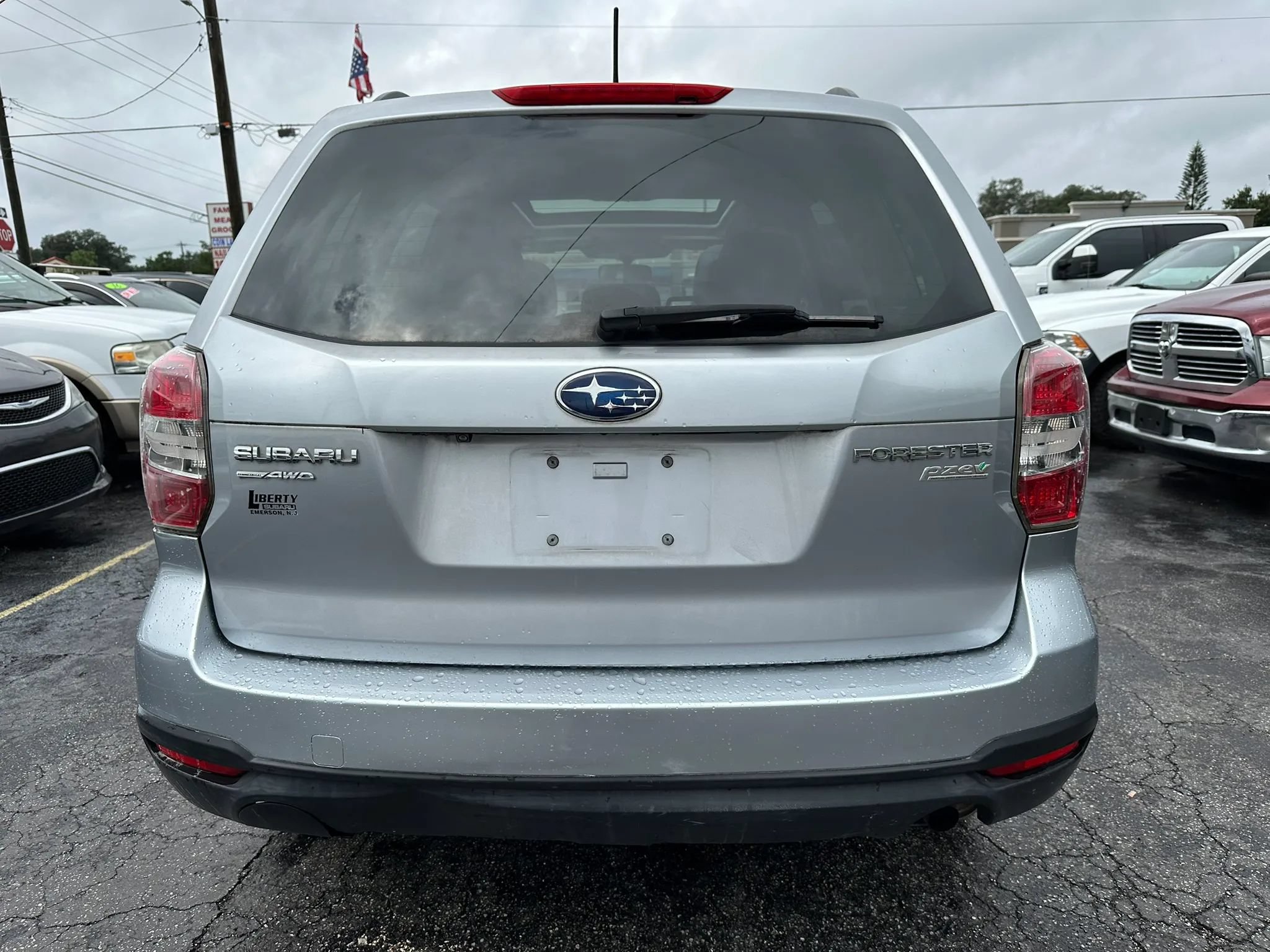 Used 2015 Subaru Forester 2.5i Premium w/ All-Weather Package AWD/4WD image 5