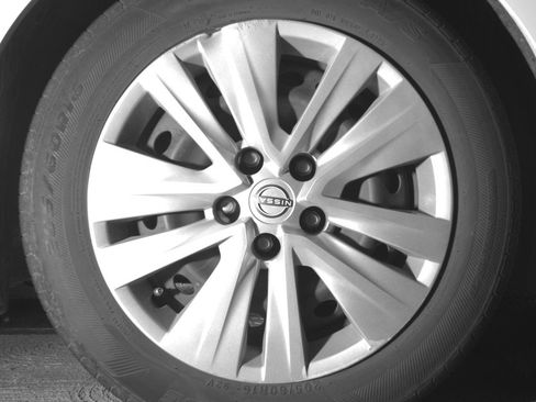 Used 2025 Nissan Sentra S FWD image 13
