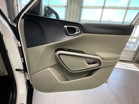 Used 2022 Kia Soul S image 26