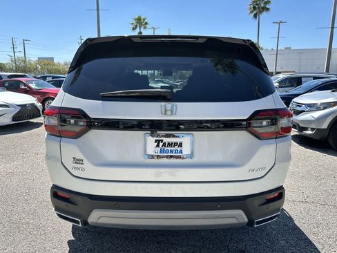 Used 2025 Honda Pilot Elite image 7