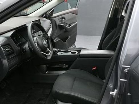 Used 2023 Nissan Rogue S AWD/4WD image 9