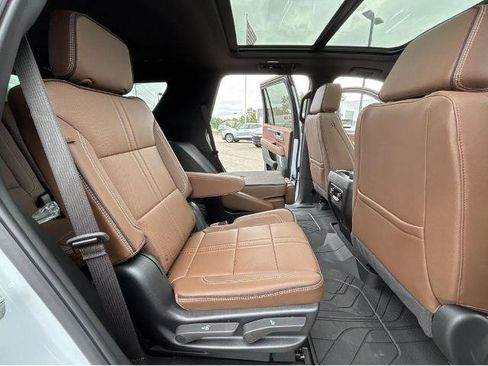 New 2026 Chevrolet Tahoe High Country AWD/4WD image 7