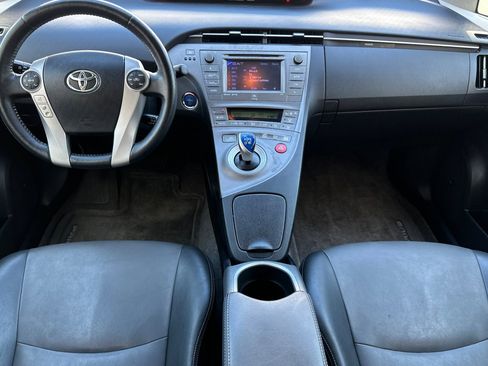 Used 2015 Toyota Prius Four FWD image 15