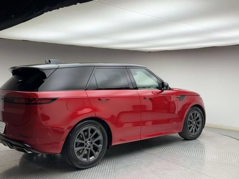 Used 2024 Land Rover Range Rover Sport Dynamic SE AWD/4WD image 2