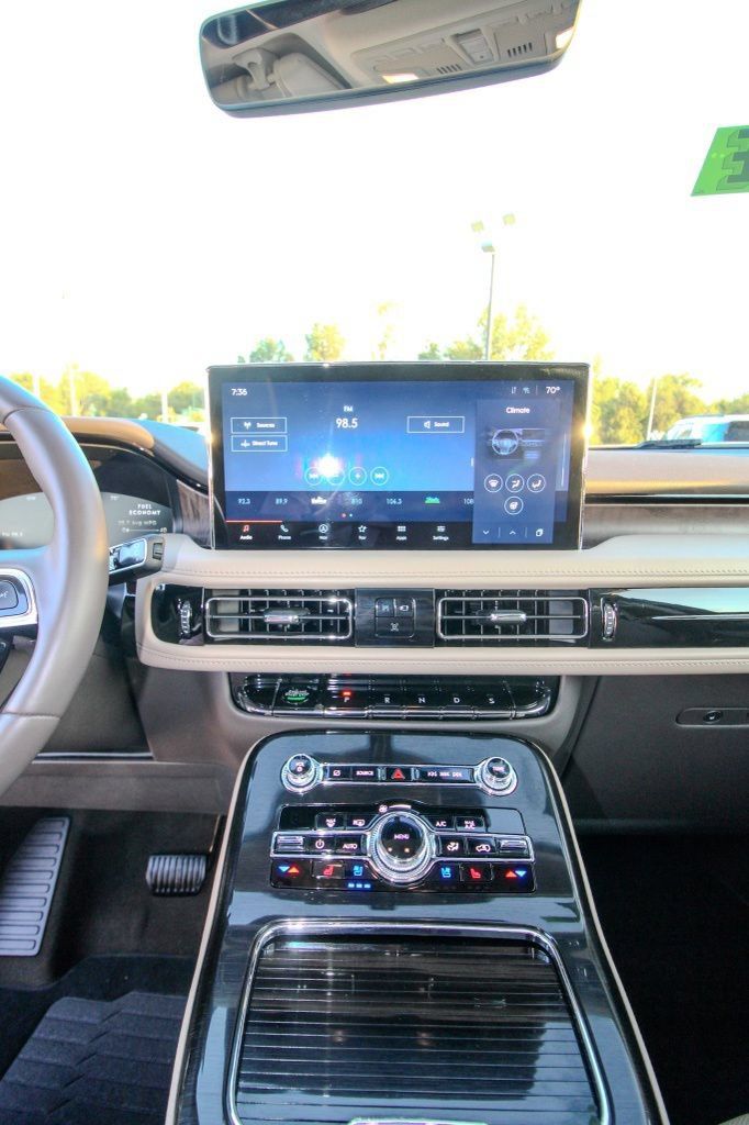 Used 2023 Lincoln Nautilus Reserve w/ Equipment Group 201A AWD/4WD image 29