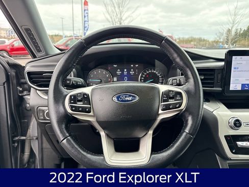 Used 2022 Ford Explorer XLT w/ XLT Sport Appearance Package AWD/4WD image 19