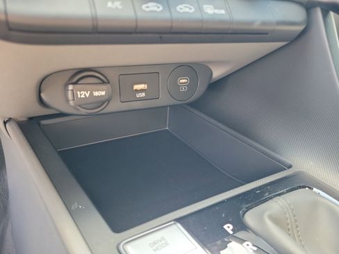 Certified 2025 Hyundai Elantra SE w/ Cargo Package image 28