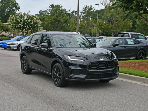 Certified 2025 Honda HR-V Sport image 6