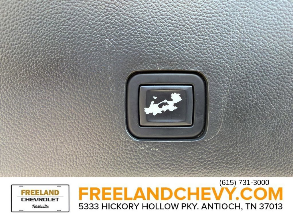 Used 2022 Chevrolet Traverse LT FWD image 15