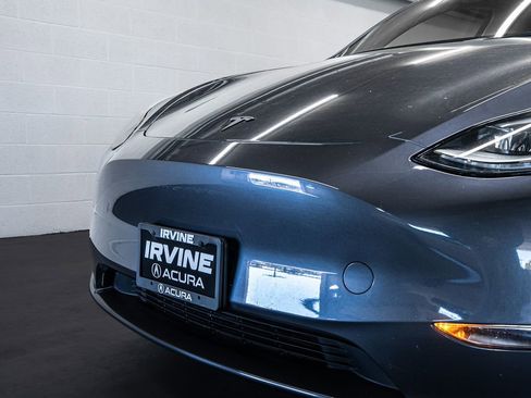 Used 2023 Tesla Model Y Long Range image 10