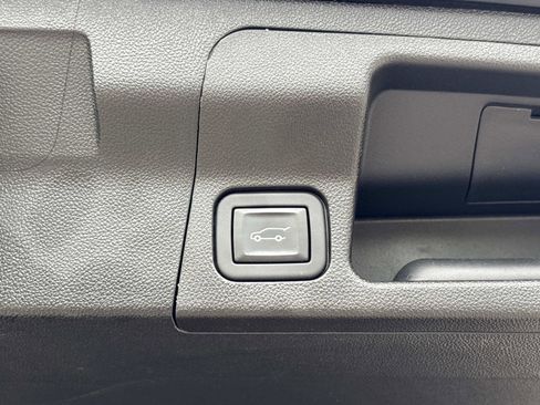 Certified 2023 GMC Acadia SLE w/ Driver Convenience Package FWD image 34