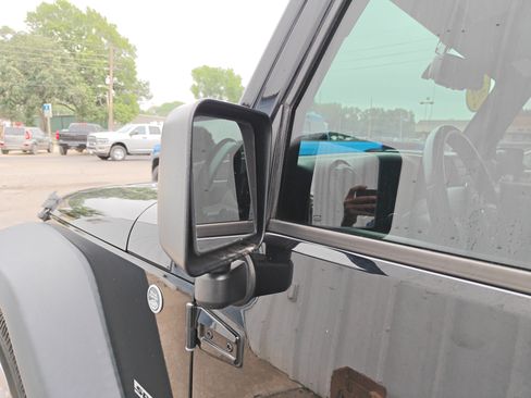 Used 2014 Jeep Wrangler Unlimited Sport w/ Quick Order Package 24S AWD/4WD image 10
