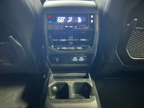 Used 2022 Jeep Grand Cherokee L Laredo image 19