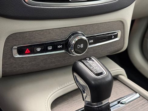 Used 2021 Volvo XC90 T6 Inscription w/ Protection Package Premier image 30