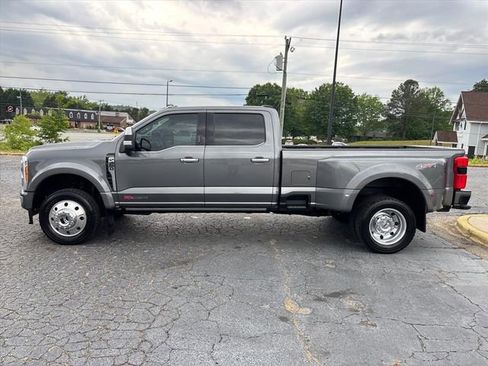 Used 2023 Ford F450 Platinum w/ Camper Package AWD/4WD image 4