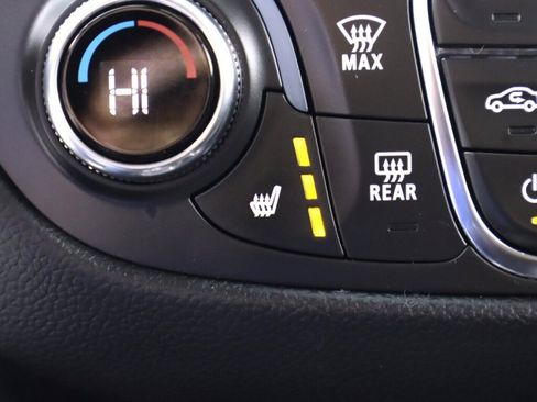 Used 2021 Chevrolet Equinox LT FWD image 24