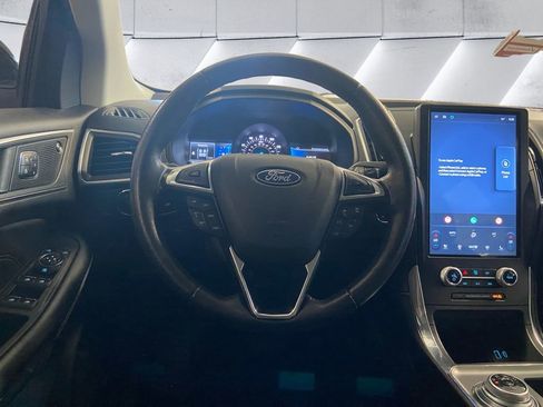 Used 2022 Ford Edge Titanium image 4