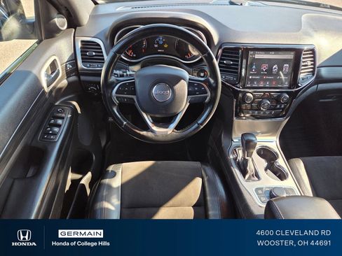 Used 2020 Jeep Grand Cherokee Laredo w/ Quick Order Package 2BN North AWD/4WD image 3