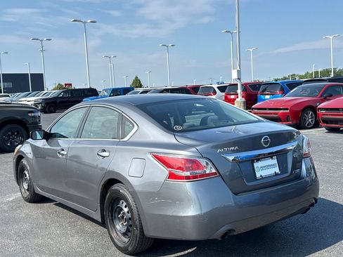 Used 2014 Nissan Altima 2.5 S FWD image 5