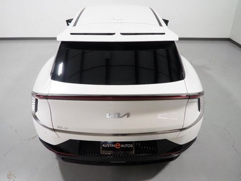 Used 2024 Kia EV6 Wind w/ Wind Technology Package AWD/4WD image 6