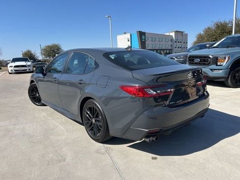 Used 2025 Toyota Camry SE image 6