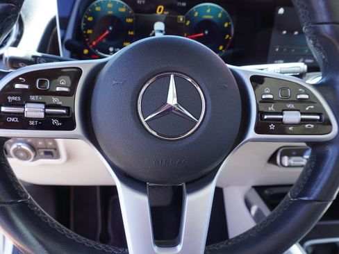 Used 2021 Mercedes-Benz GLB 250 4MATIC image 18
