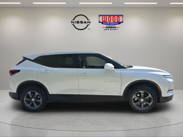 Used 2024 Chevrolet Blazer LT AWD/4WD image 2