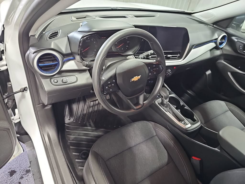 Used 2024 Chevrolet Trax LS FWD image 15