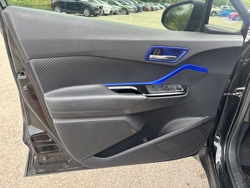 Used 2021 Toyota C-HR XLE FWD image 26