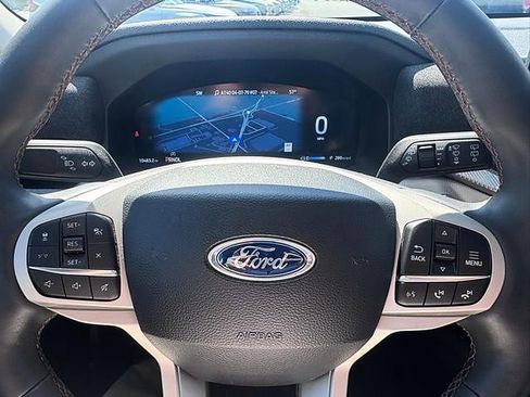 Used 2025 Ford Explorer Active w/ Active Comfort Package image 7