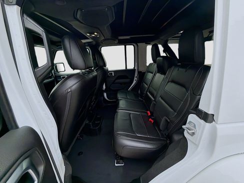 Used 2022 Jeep Wrangler Unlimited Sahara w/ Cold Weather Group image 24