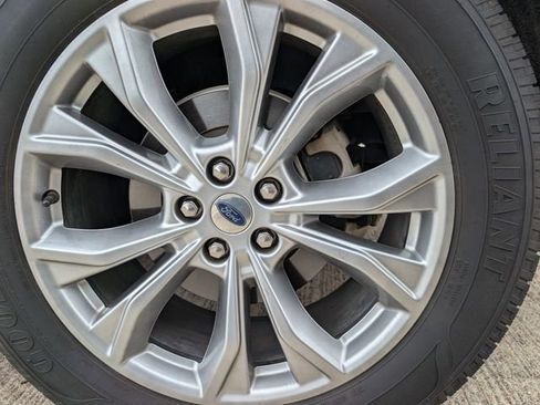 Used 2020 Ford Explorer XLT w/ Equipment Group 202A image 7