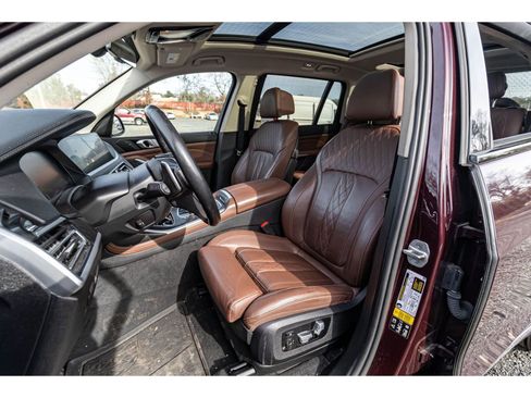 Used 2022 BMW X7 xDrive40i w/ Premium Package image 14