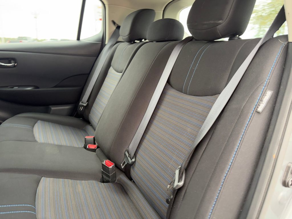 Used 2025 Nissan Leaf S FWD image 27
